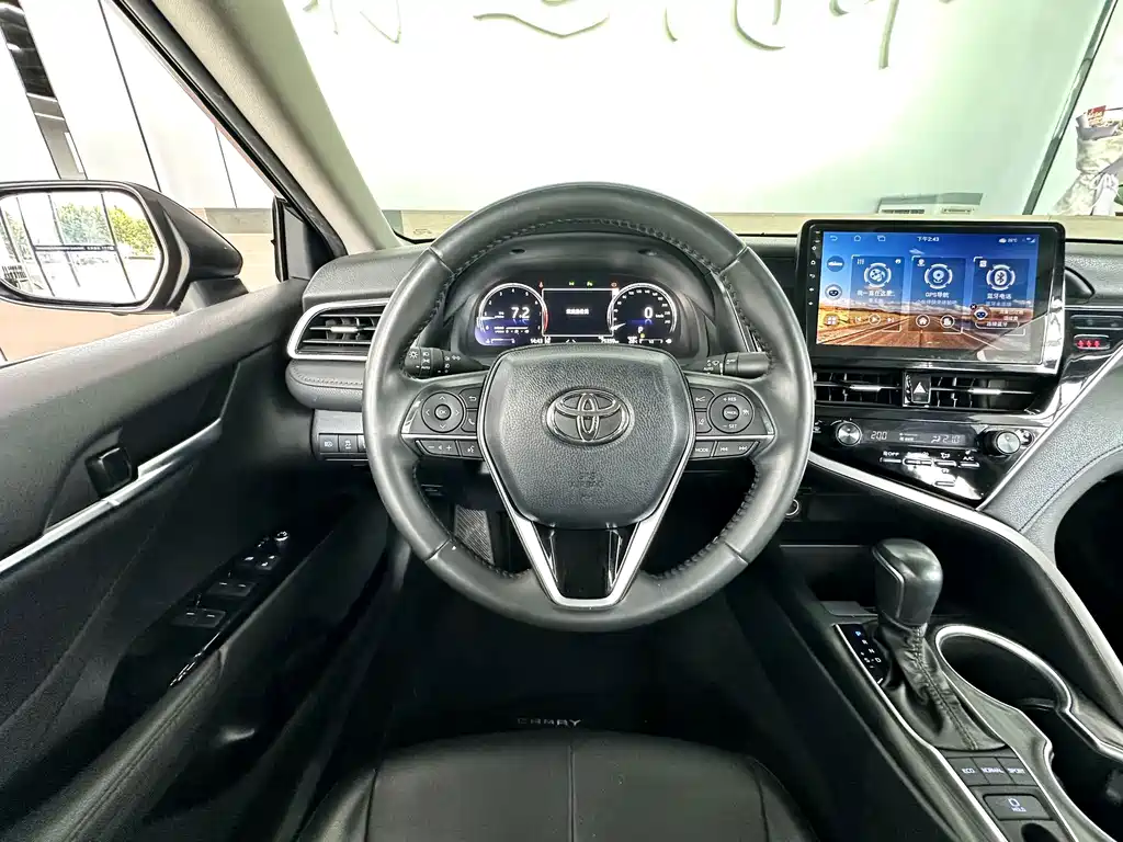 Toyota Camry — миниатюра 6