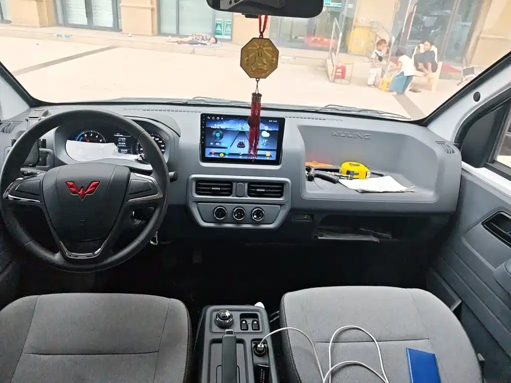 Wuling Yangguang — миниатюра 5