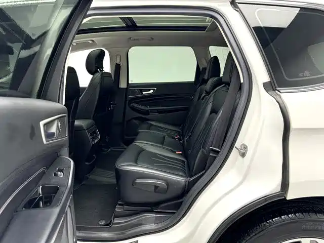 Ford Edge — миниатюра 6