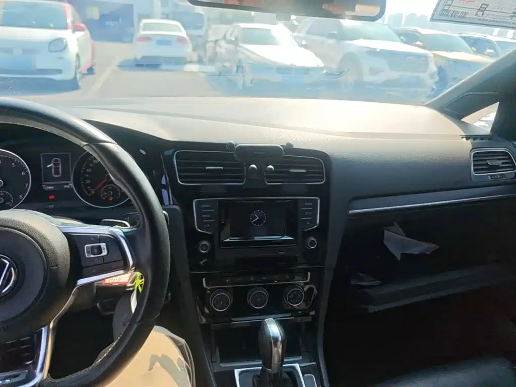 Volkswagen Golf — миниатюра 10