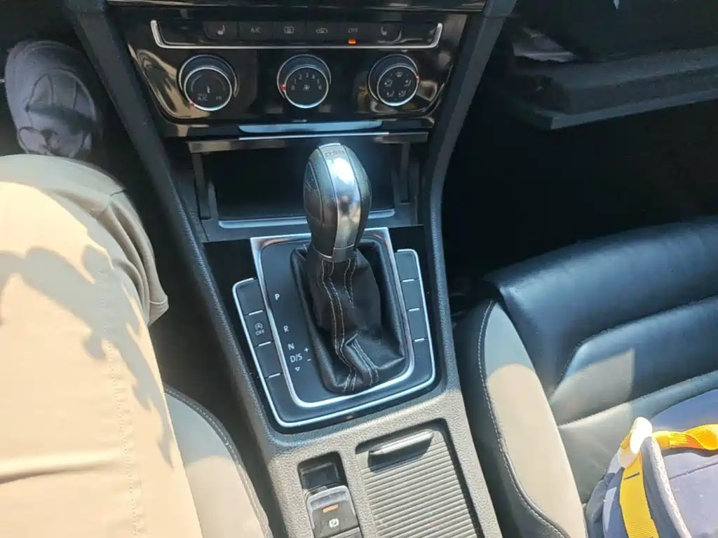 Volkswagen Golf — миниатюра 14