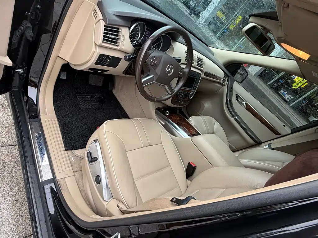 Mercedes-Benz R 2011 R 300 L Luxury
