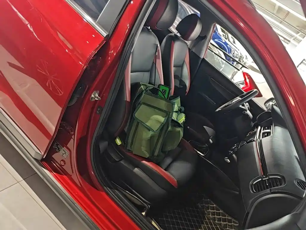 Kia KX Cross — миниатюра 25