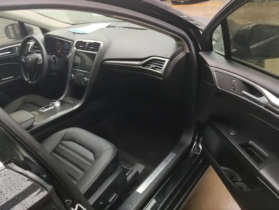 Ford Mondeo — миниатюра 8