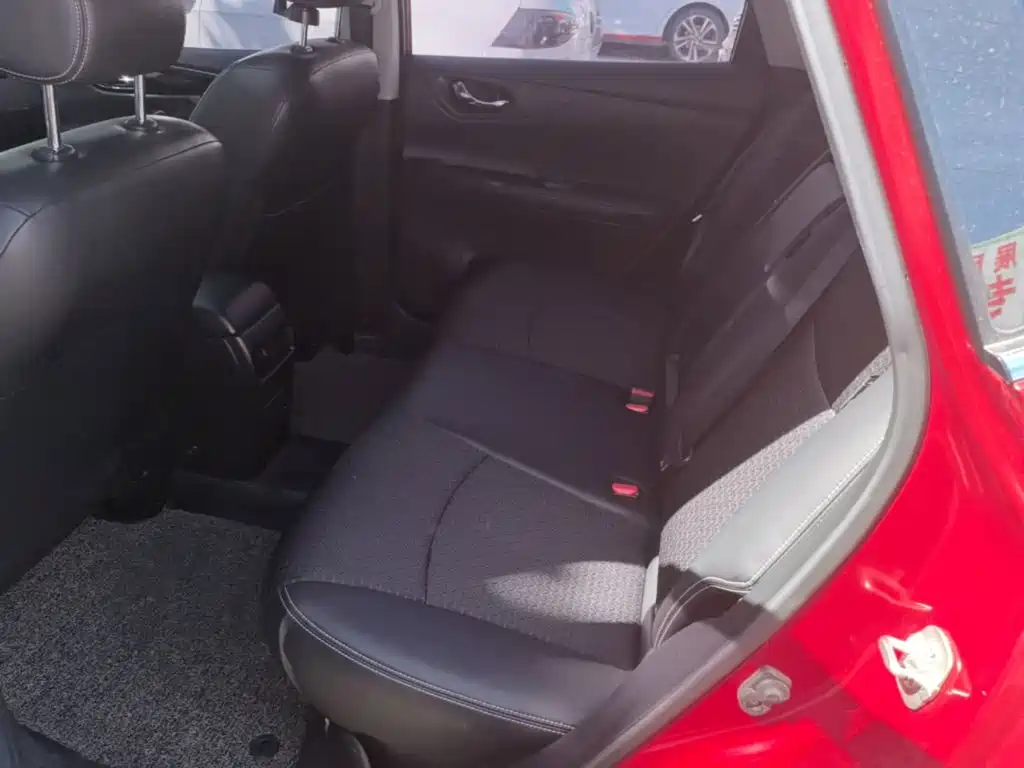 Nissan Tiida — миниатюра 17