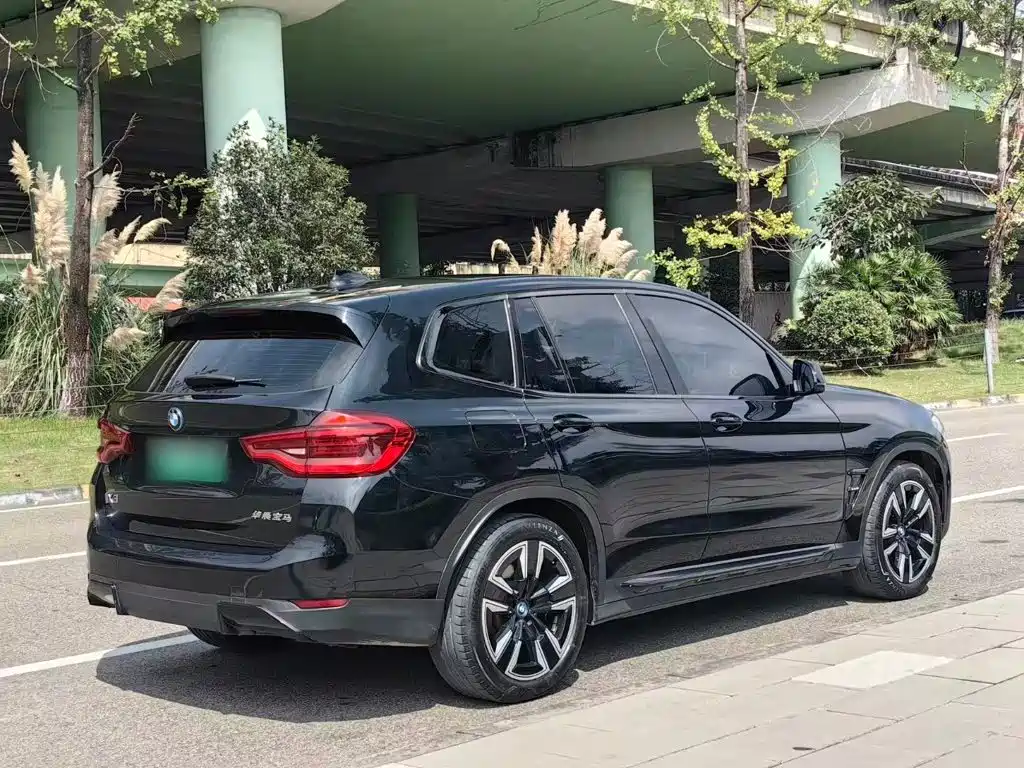 BMW iX3 — миниатюра 7