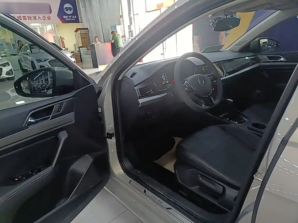 Volkswagen Lavida — миниатюра 16