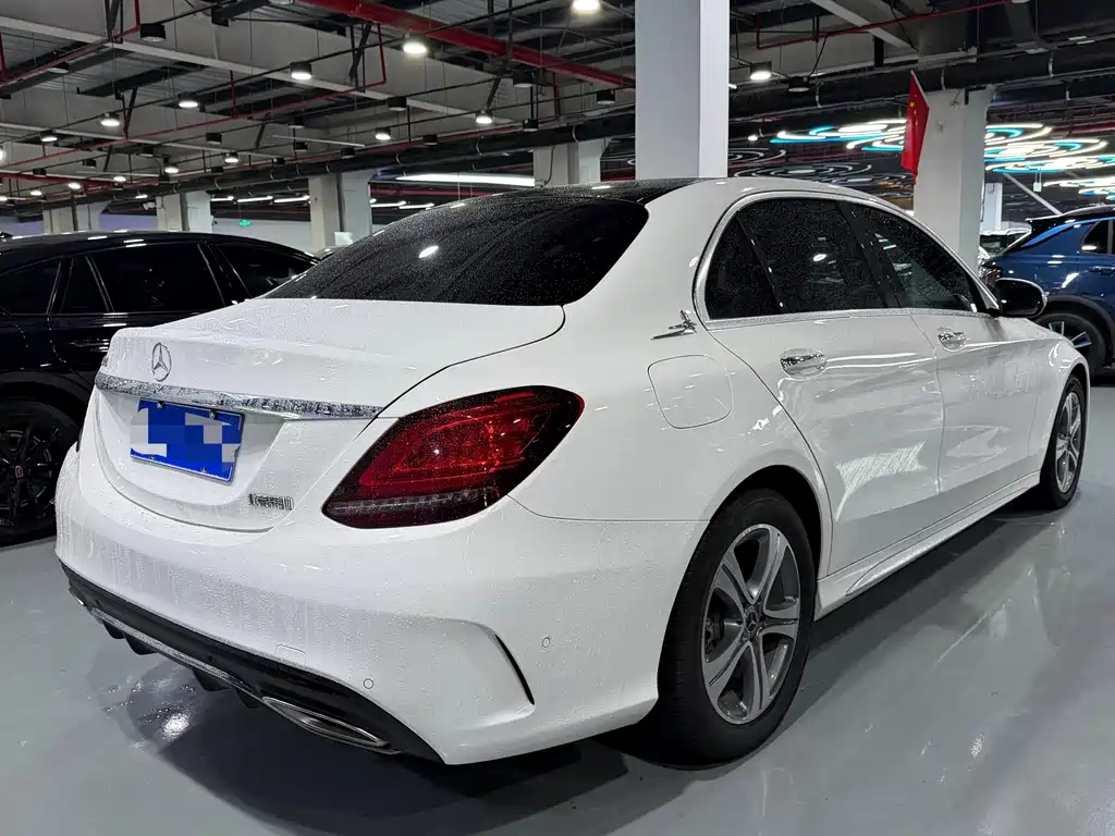 Mercedes-Benz C-Class — миниатюра 16