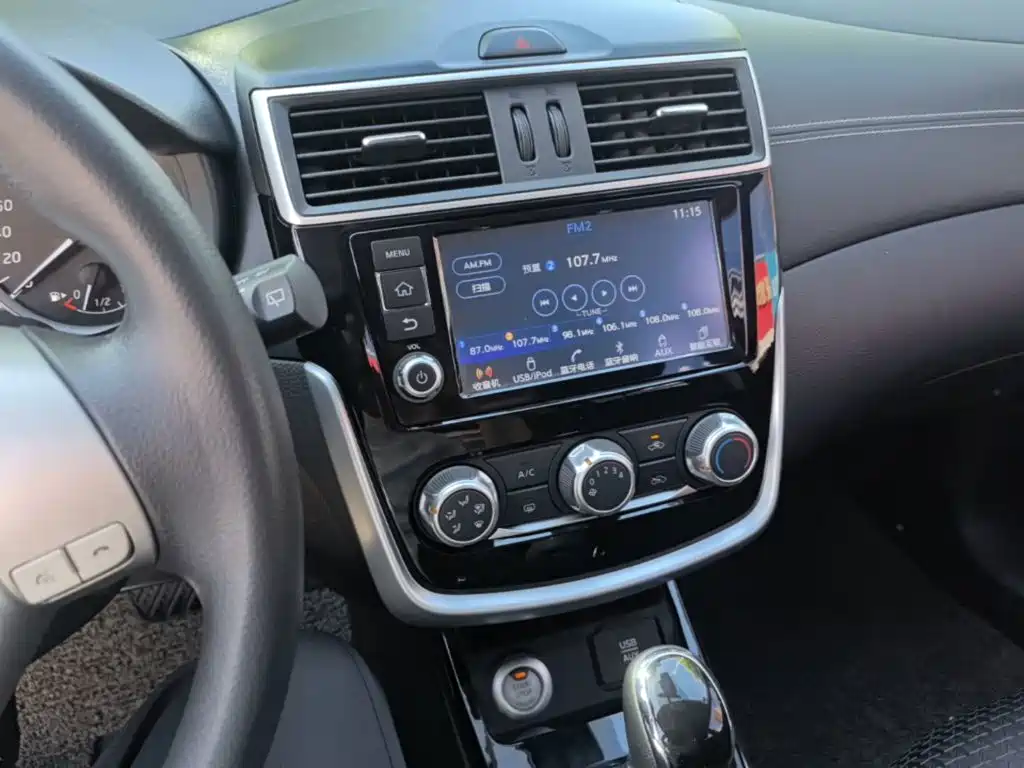 Nissan Tiida — миниатюра 13