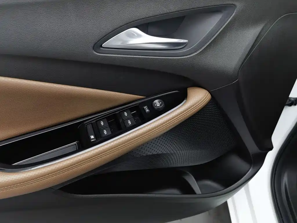 Buick Verano — миниатюра 9
