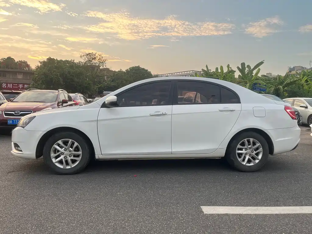 Geely Emgrand — миниатюра 7