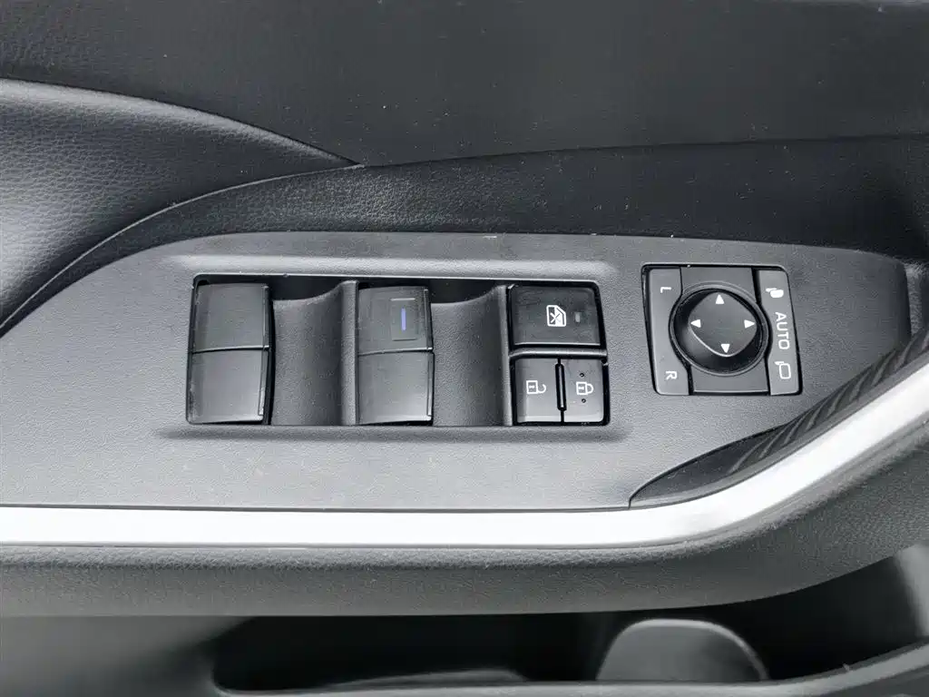 TOYOTA RAV4 RONGFANG DUAL ENGINE E+