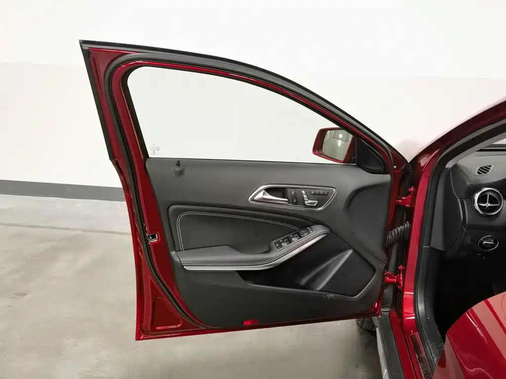 Mercedes-Benz GLA — миниатюра 8