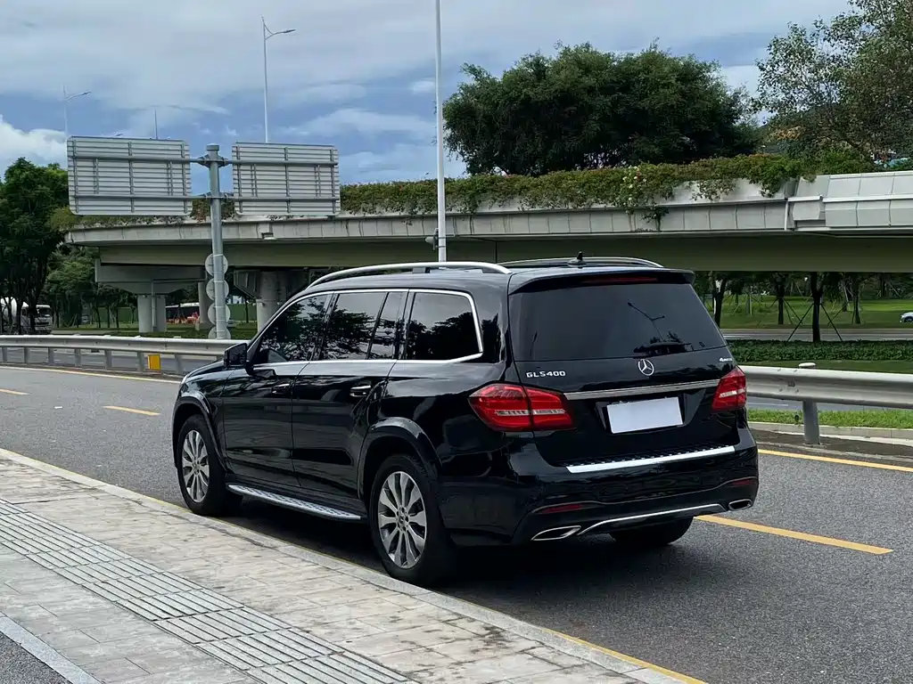 Mercedes-Benz GLS — миниатюра 19