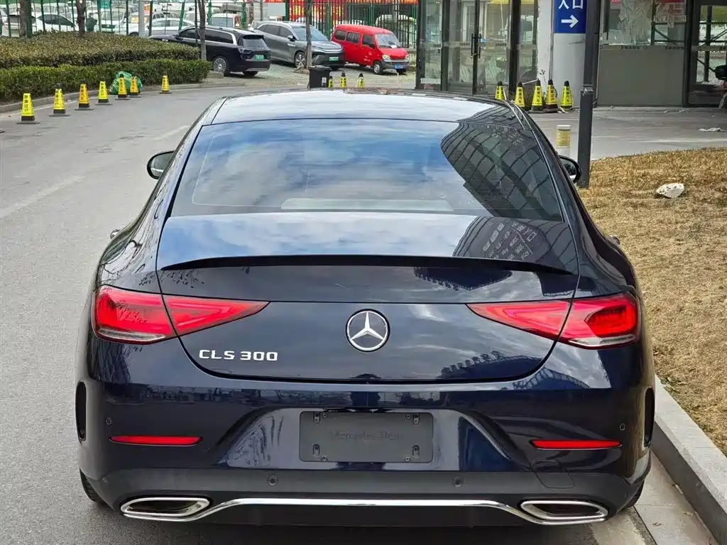 MERCEDES-BENZ CLS