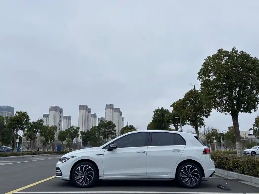 Volkswagen Golf — миниатюра 24