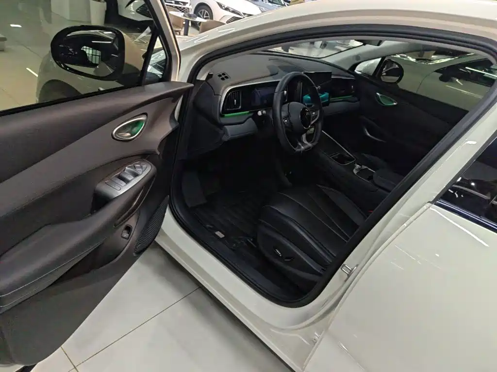 BYD Sealion 05 EV — миниатюра 16