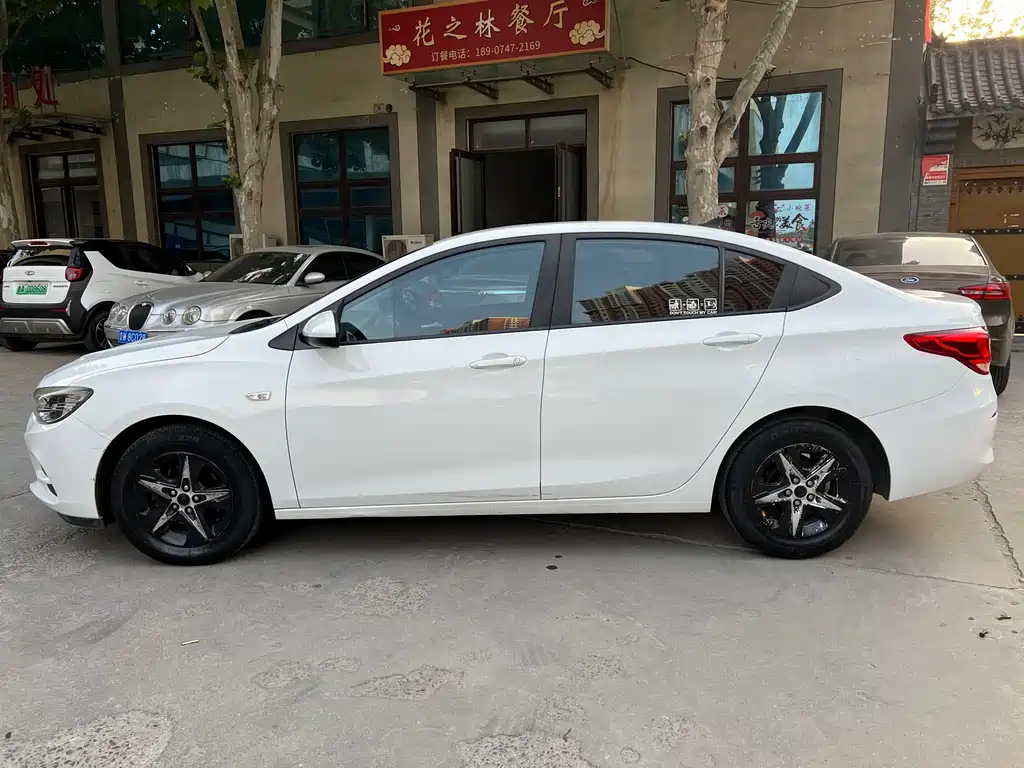 Chevrolet Cavalier 320 Manual Joy Enjoy Edition, фото 10
