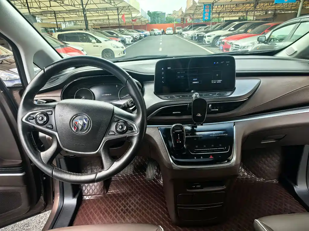 Buick GL8 — миниатюра 8