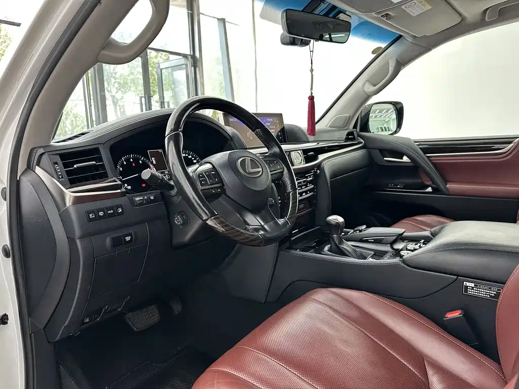 Lexus LX — миниатюра 7