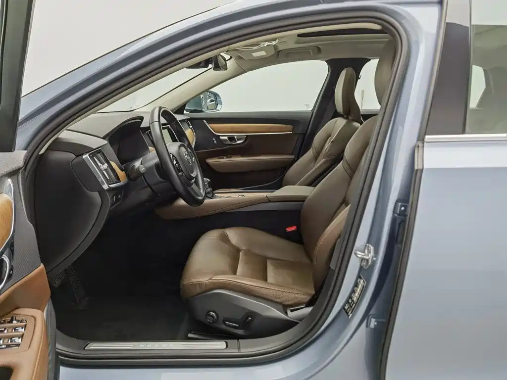 Volvo S90 — миниатюра 10