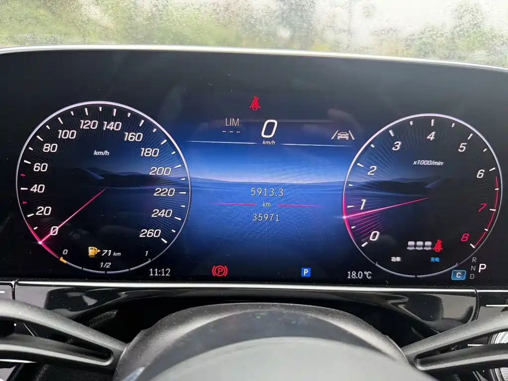 Mercedes-Benz E-Class — миниатюра 6