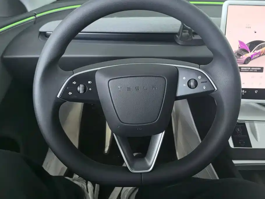 Tesla Model 3 — миниатюра 15