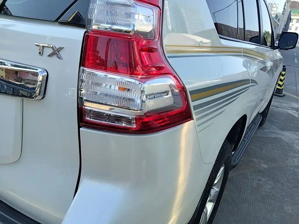 Toyota Prado — миниатюра 8