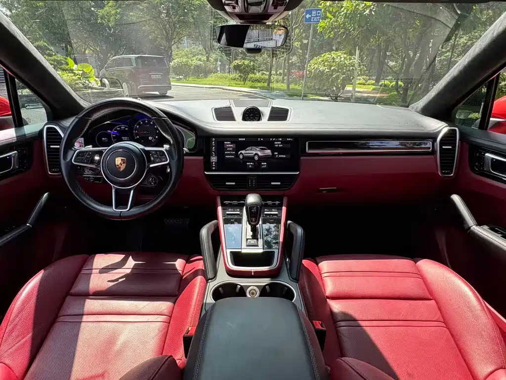 Porsche Cayenne — миниатюра 10