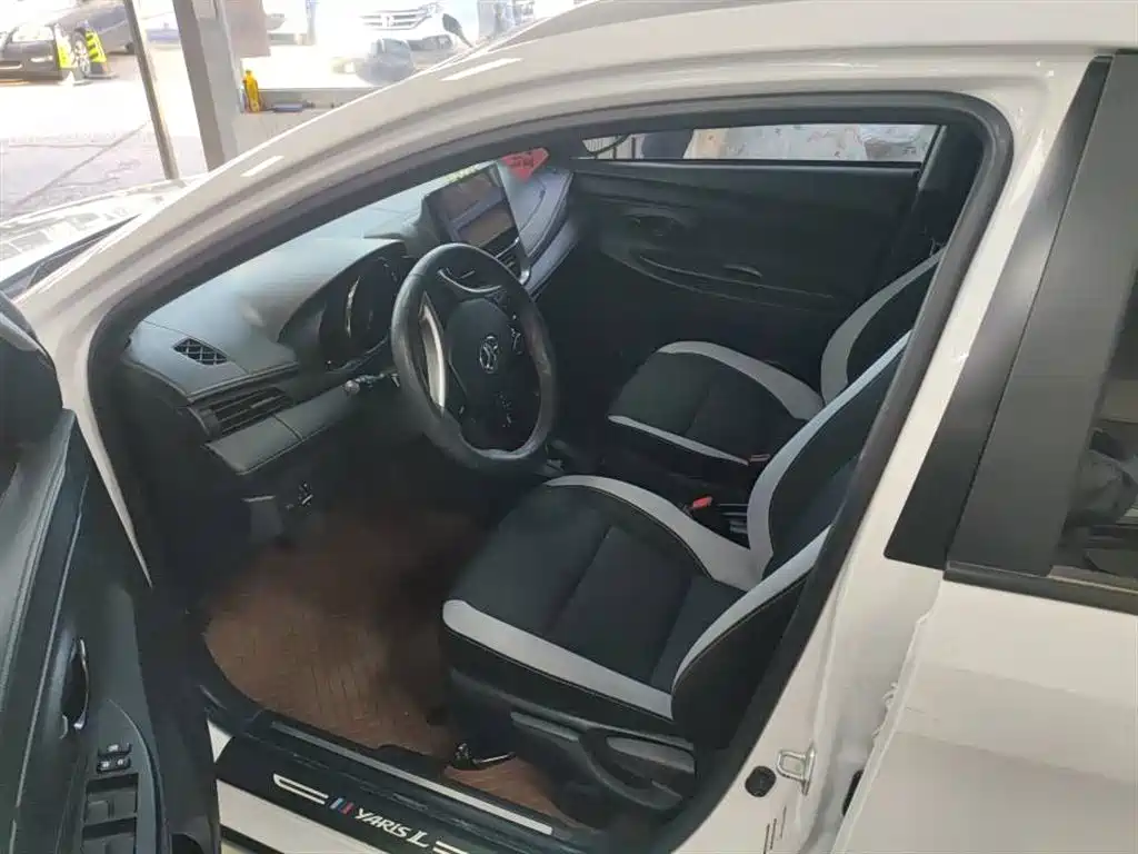 TOYOTA YARIS L ZHIXUAN