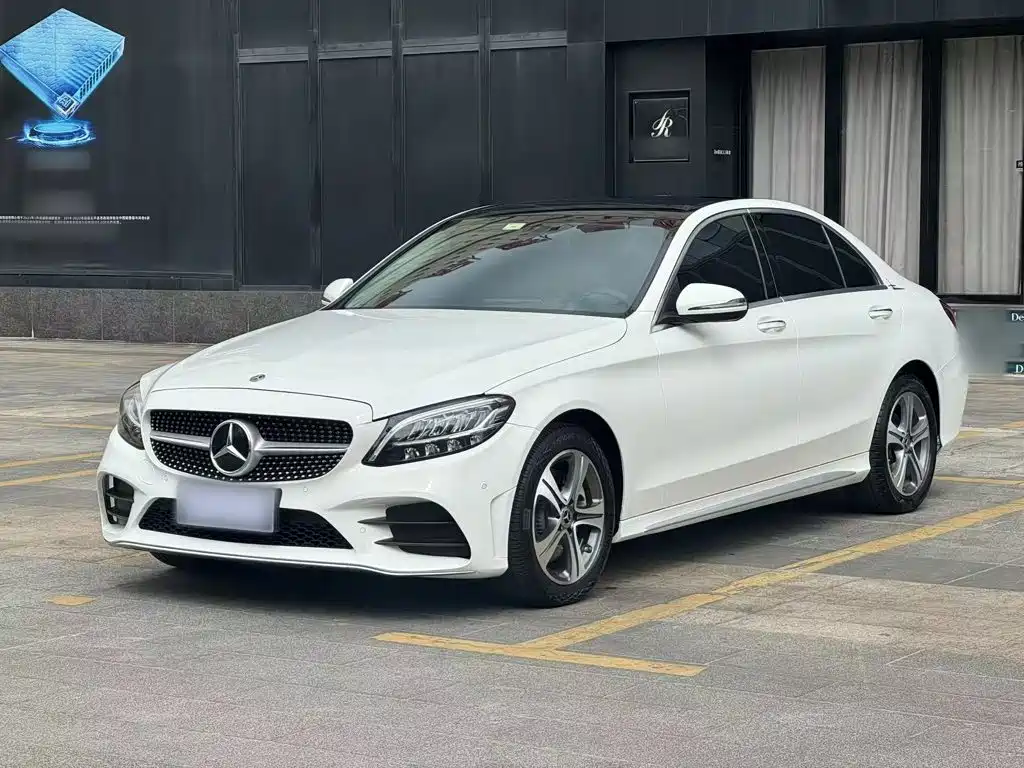Mercedes-Benz C-Class — миниатюра 3