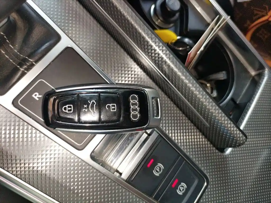 Audi A6L — миниатюра 12