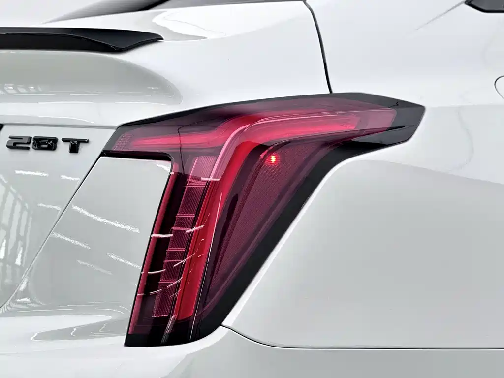Cadillac CT5 — миниатюра 13