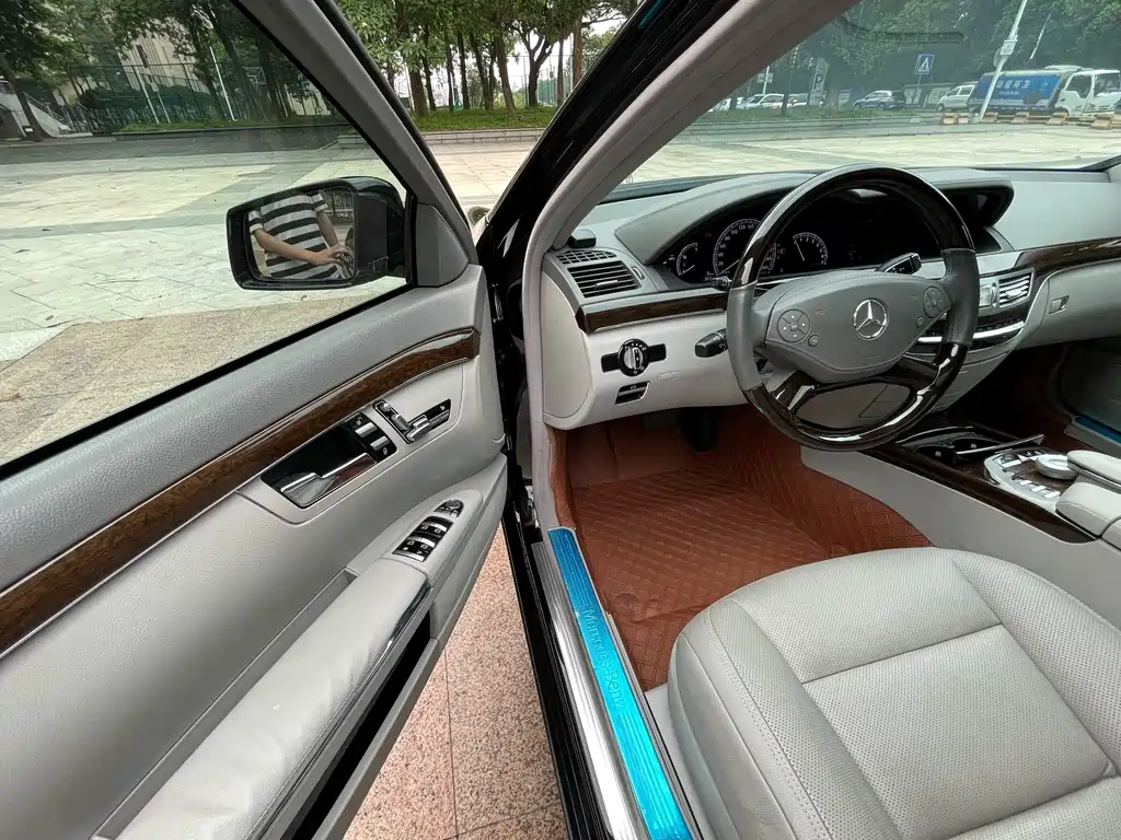 Mercedes-Benz S-Class — миниатюра 32