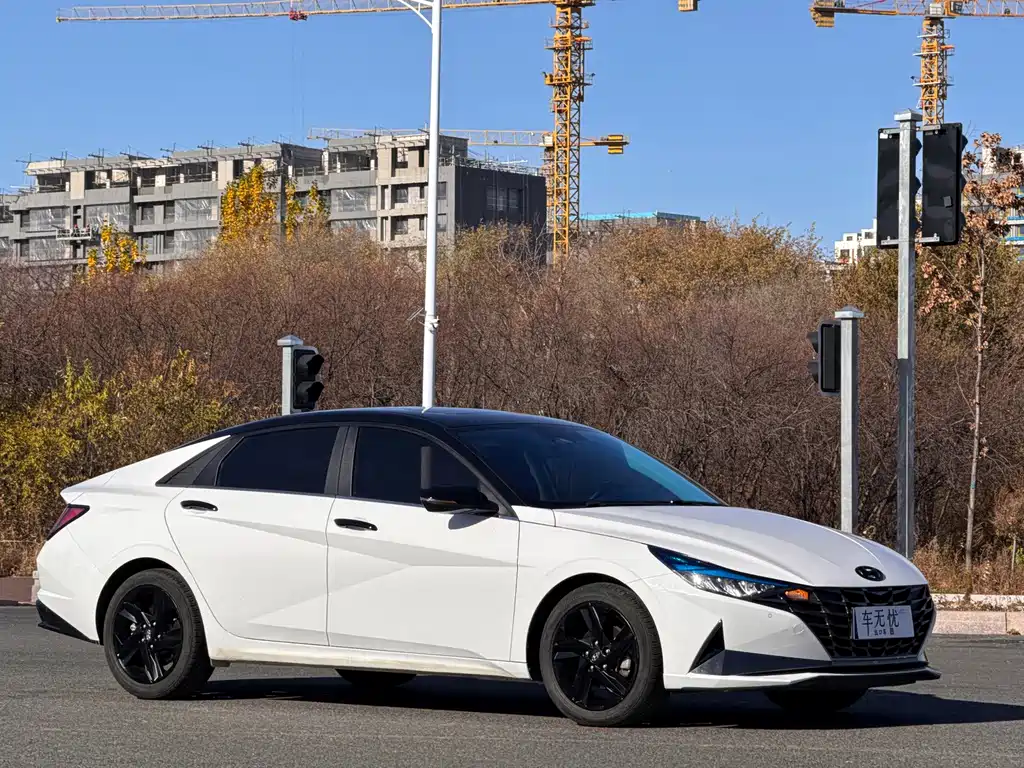 Hyundai Elantra — миниатюра 3
