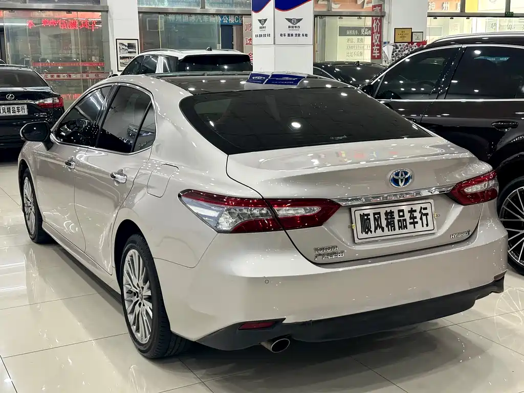 Toyota Camry — миниатюра 28