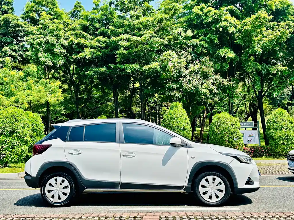 Toyota Yaris L — миниатюра 5