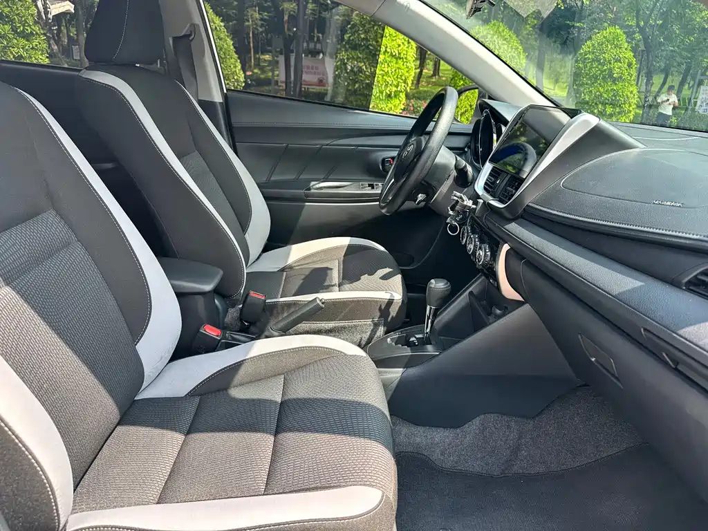 Toyota Yaris L — миниатюра 19