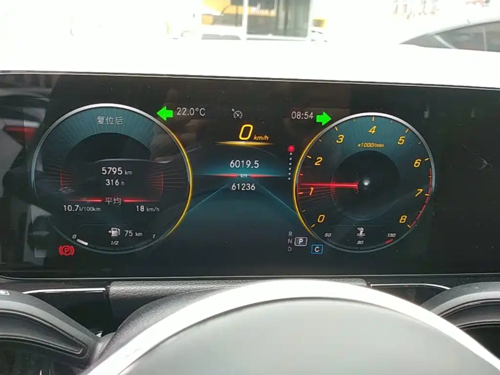 Mercedes-Benz GLA — миниатюра 12