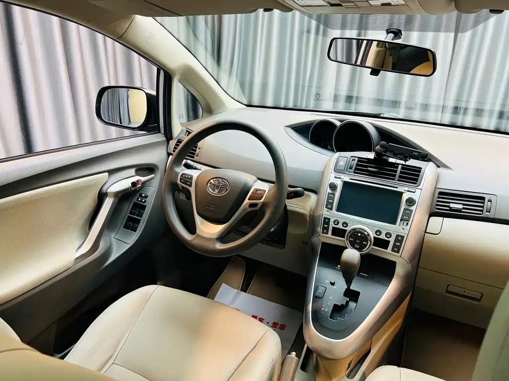 Toyota Verso — миниатюра 12