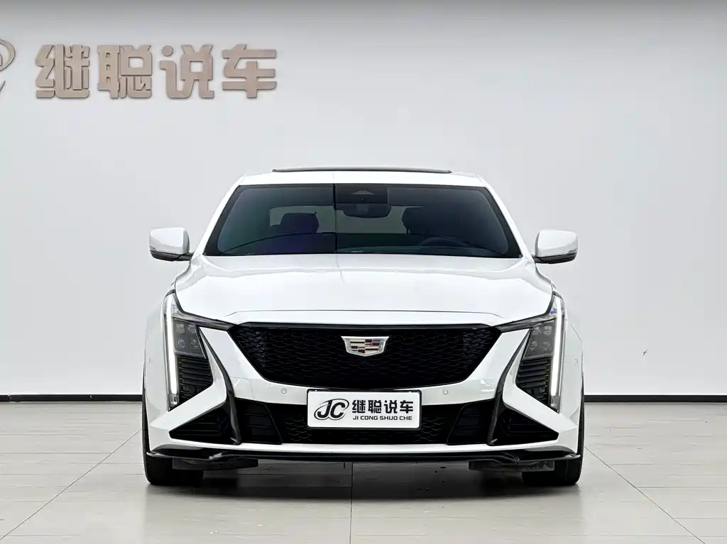 Cadillac CT5 — миниатюра 2