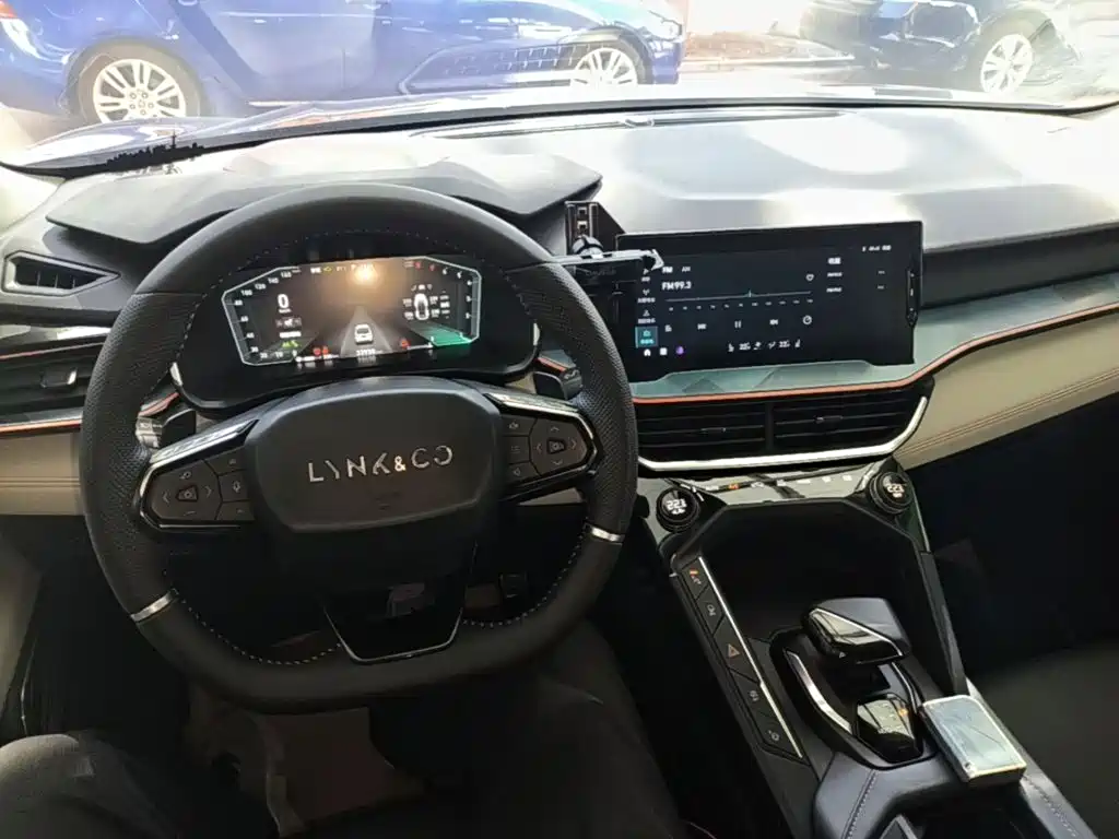 Lynk & Co 06 — миниатюра 10