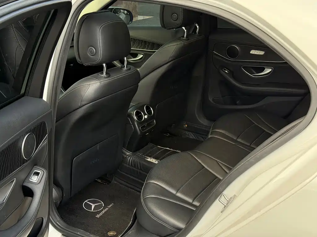 Mercedes-Benz C-Class — миниатюра 8