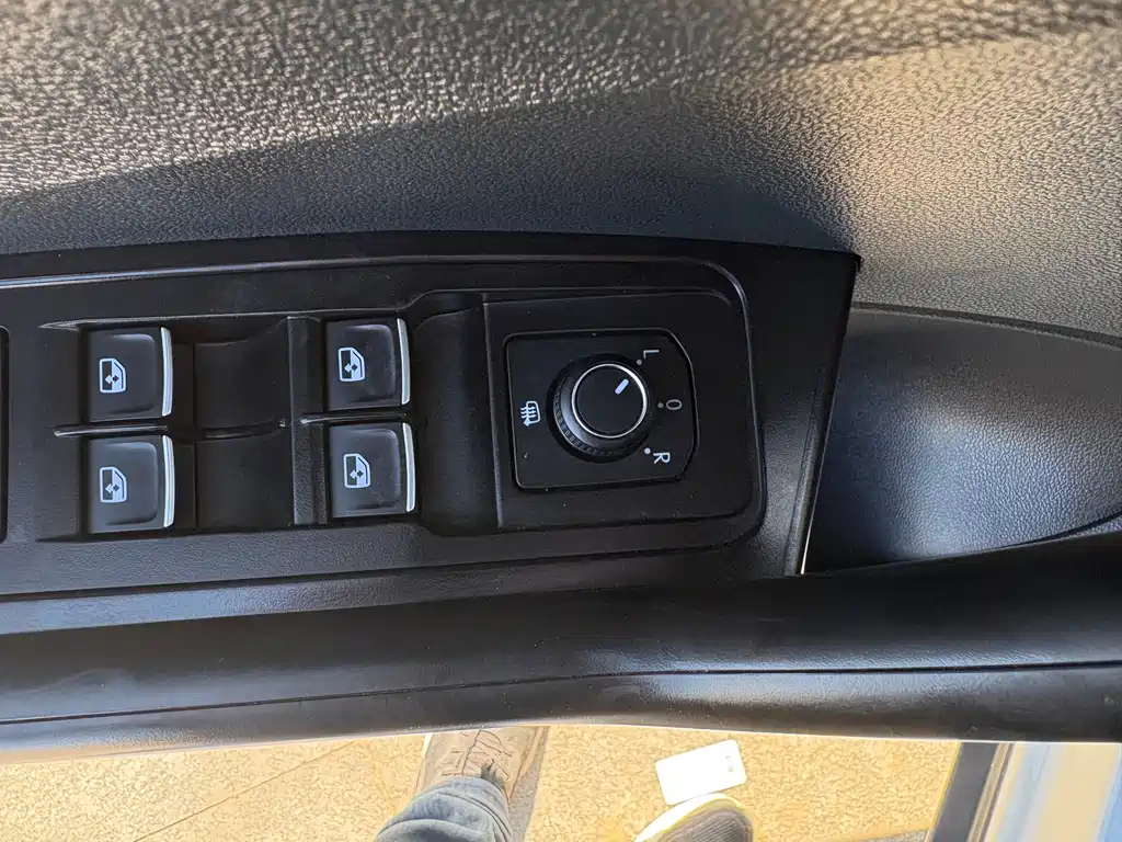 VOLKSWAGEN T ROC EXPLORING SONGS