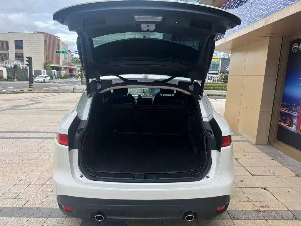 Jaguar F-PACE — миниатюра 19