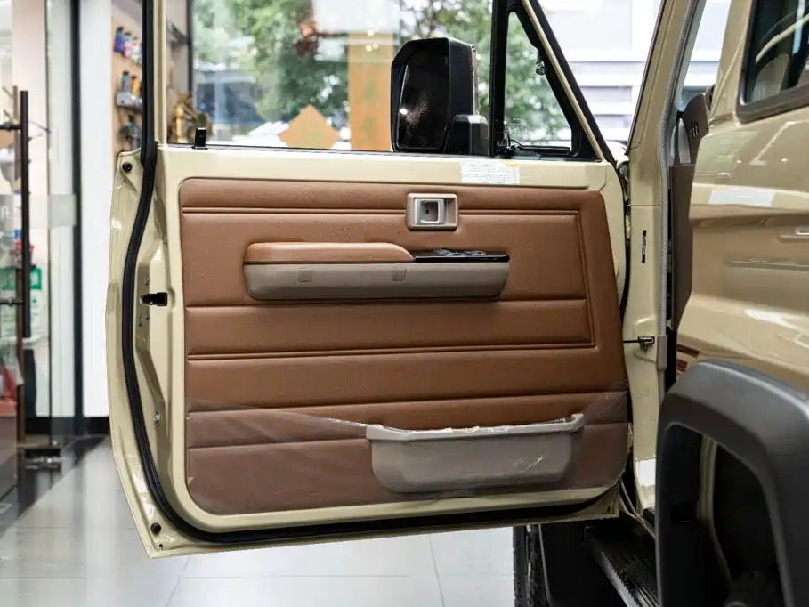 Toyota Land Cruiser — миниатюра 10