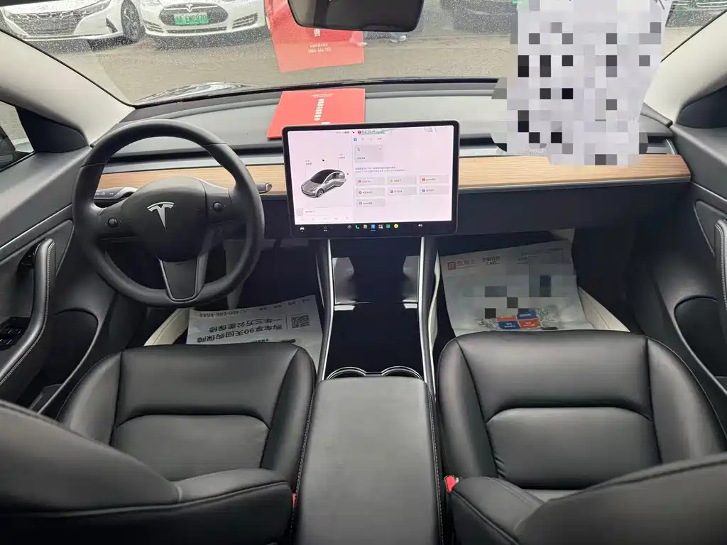 Tesla Model 3 — миниатюра 5