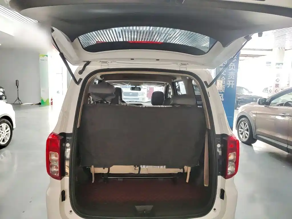 Wuling Hongguang — миниатюра 19