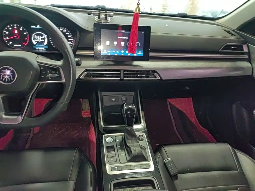 BYD Qin — миниатюра 13
