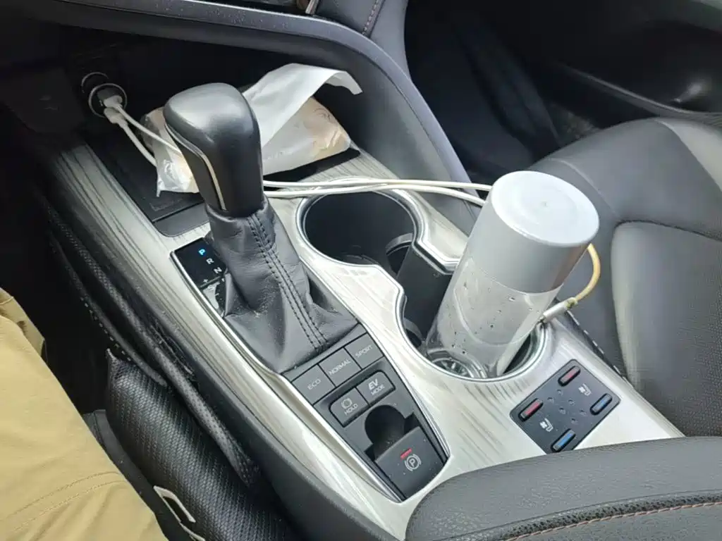 Toyota Camry — миниатюра 14